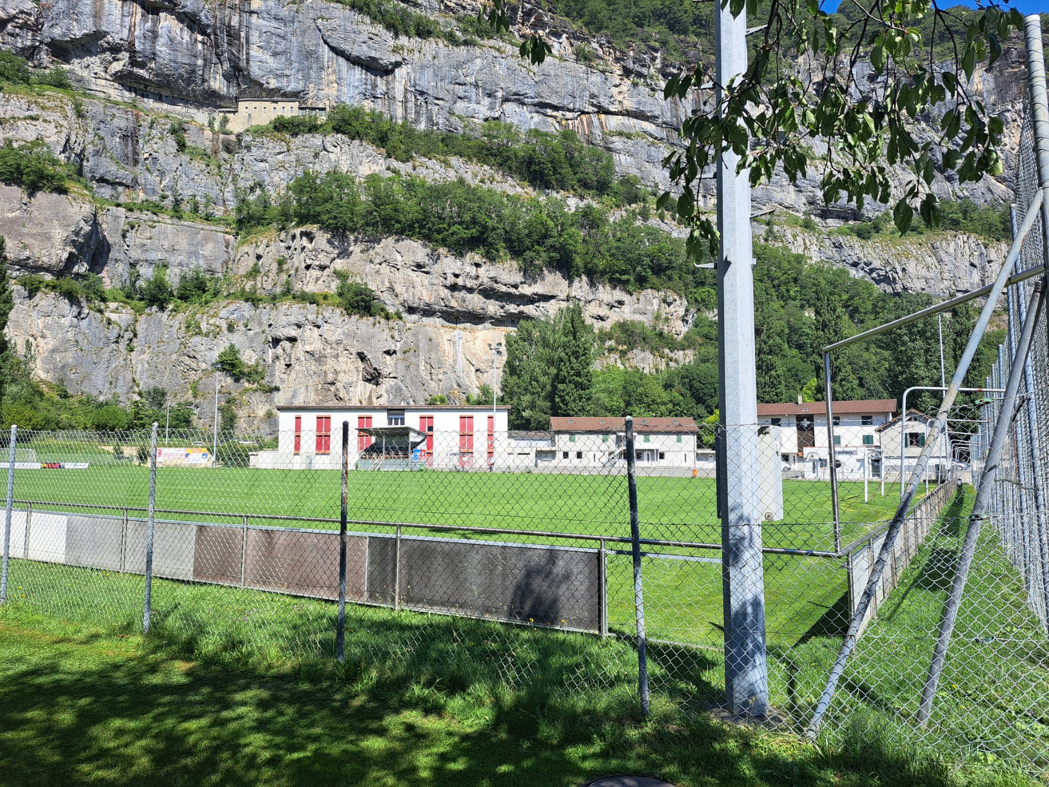 De nouveaux vestiaires, une buvette, un terrain neuf et des salles de gymnastiques au Campus du Scex, à St-Maurice